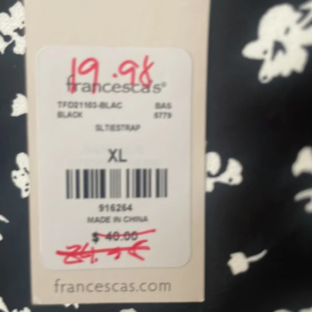 Mi Ami XL NWT ( Black and white) polyester top - Picture 8 of 8